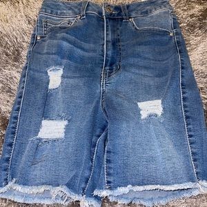 High waisted Bermuda shorts